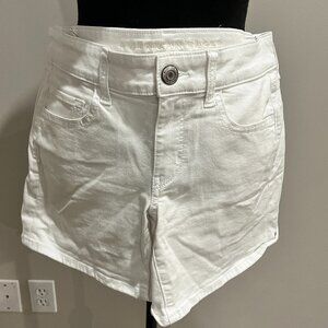 American Eagle White Denim Shorts - Super Stretch, Size 6 - Perfect Condition!